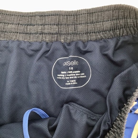 Oiselle Blue Stripe Print One Pocket Lined Roga Running Shorts Size 10 - Picture 2 of 7
